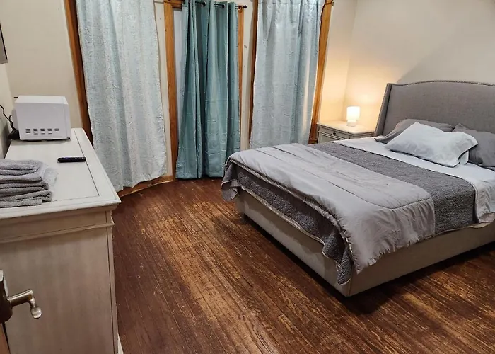 Apartment Relaxing Entire Roseland Neighborhood Unit *