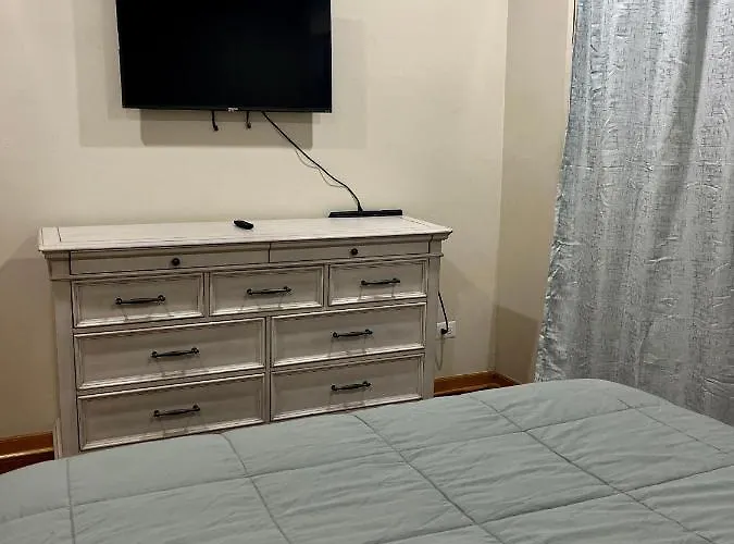 Apartment Relaxing Entire Roseland Neighborhood Unit *