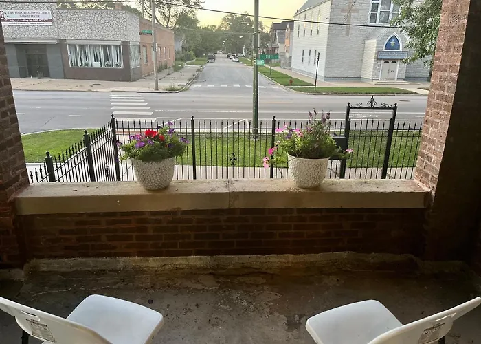 Relaxing Entire Roseland Neighborhood Unit Apartment Chicago