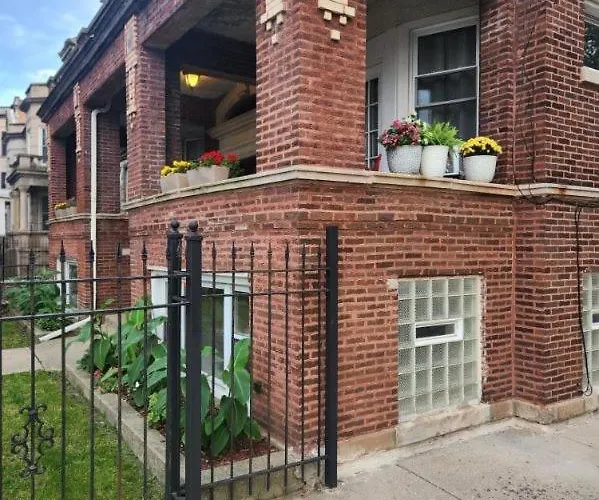 Relaxing Entire Roseland Neighborhood Unit Apartment *
