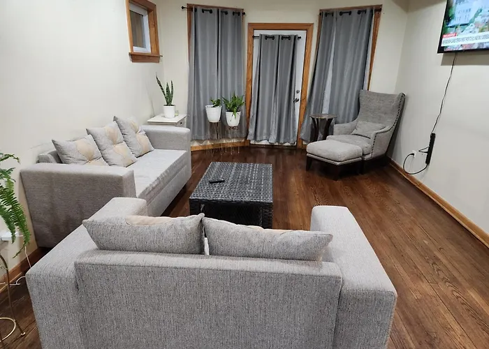 Apartment Relaxing Entire Roseland Neighborhood Unit