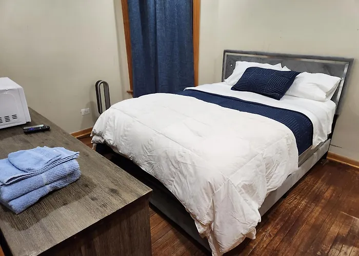 Relaxing Entire Roseland Neighborhood Unit Apartment Chicago