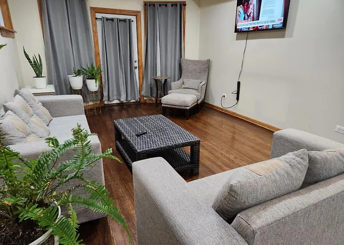 Apartment Relaxing Entire Roseland Neighborhood Unit